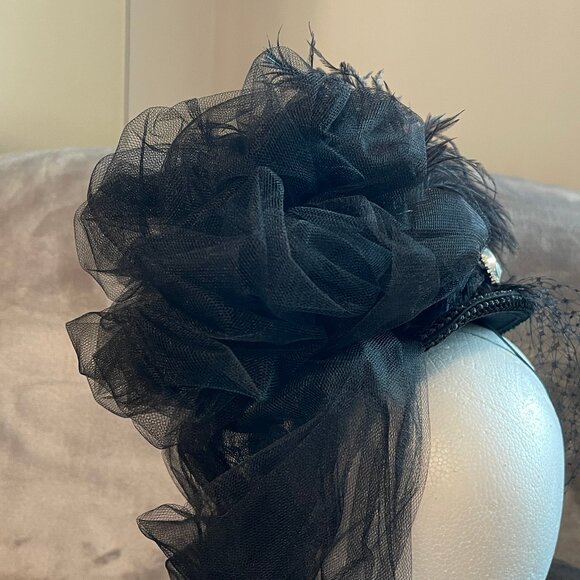 Ms. Purdy Orginal top hat fascinator - Picture 8 of 11